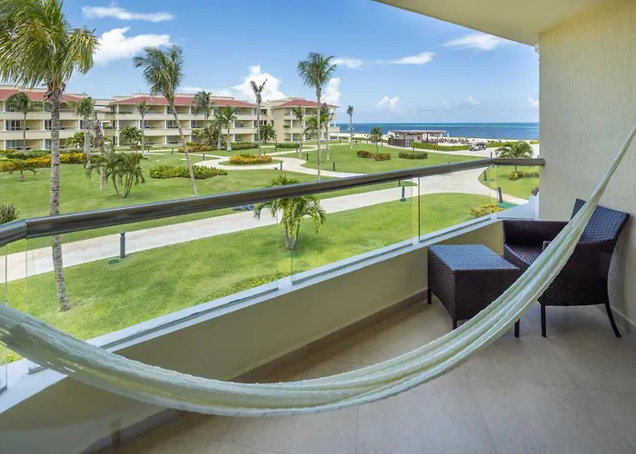 Honeymoon King Suite