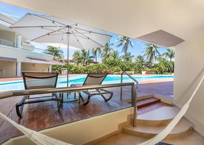 Pool Side King Suite