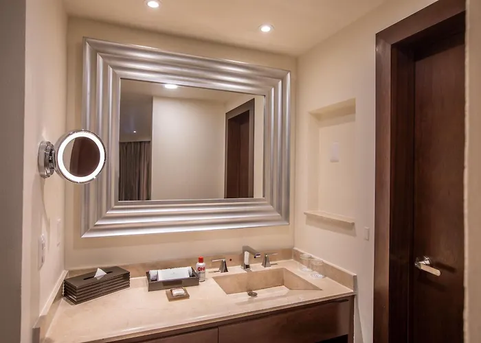 Superior Family King Suite