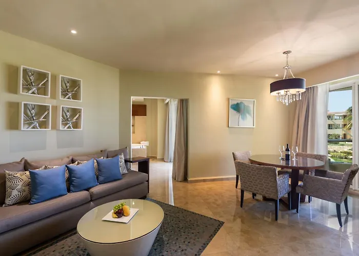 Governor One-Bedroom King Suite