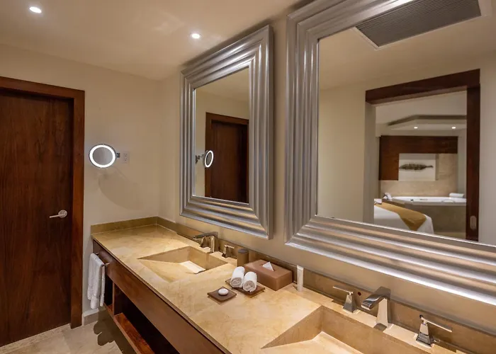 Governor Oceanfront Suite